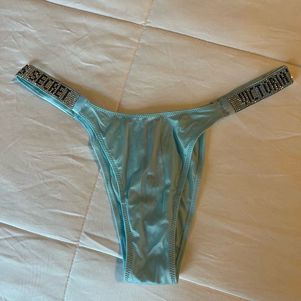 Victoria’s Secret Thong Bling Size Small NWT
